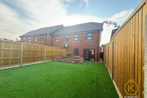 2 Carpenter Close...