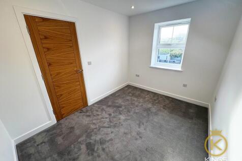 2 Carpenter Close