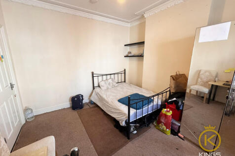 12 BRITANNIA ROAD...