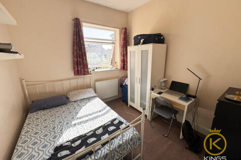 12 BRITANNIA ROAD...