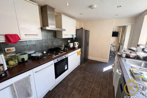 12 BRITANNIA ROAD...