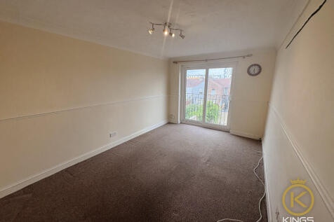 7 RHYS COURT (5)