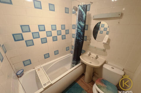 7 RHYS COURT (3)