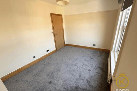 18A ELPHINSTONE R...