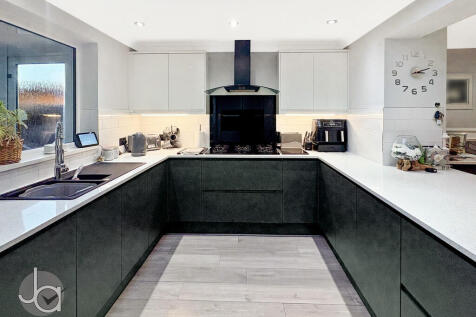 20251128_15124807...