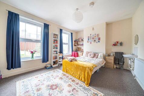 Reception/Bedroom
