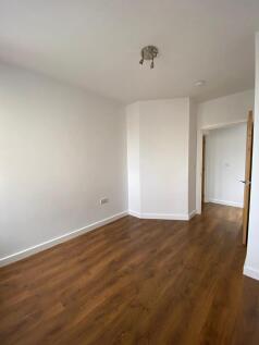 Bedroom 1 &#43;wardrobe