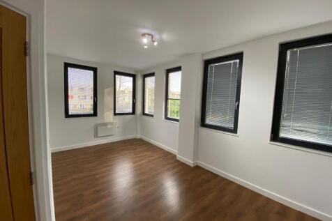 Bedroom 2 &#43;wardrobe