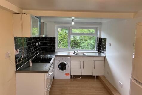 Flat C kitchen