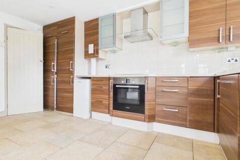 Living Kitchen/Dining Room