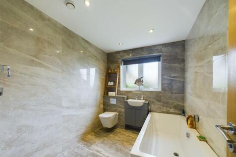 Superbly Appointed Bathroom
