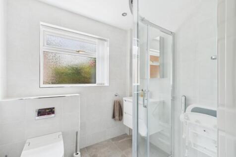 Bathroom/Shower Room