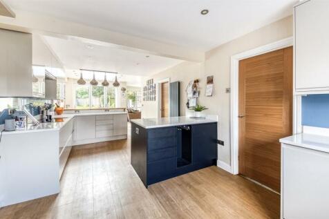 Kitchen/Dining Area