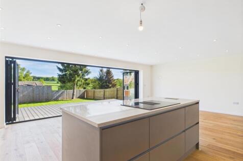 Living Kitchen/Dining Room