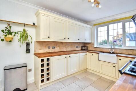 Fitted Kitchen
