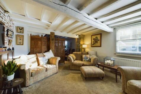 Living Room/Sitting Room