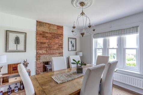 Dining Room/Snug