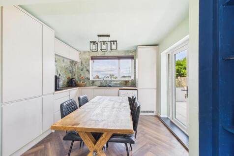 Gym/Additional Kitchen/Diner