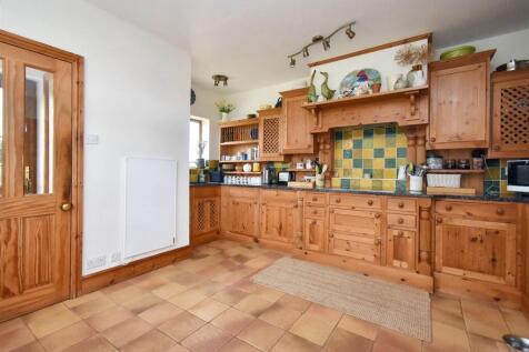 Living Kitchen/Dining Room