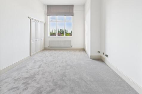 Master Bedroom With En-Suite