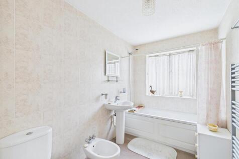 En-Suite Bathroom