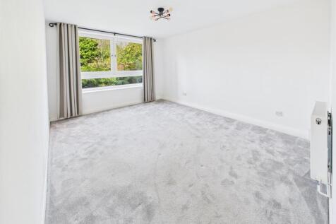 Spacious Living Dining Area