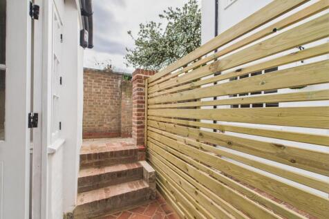 Rear Patio Yard