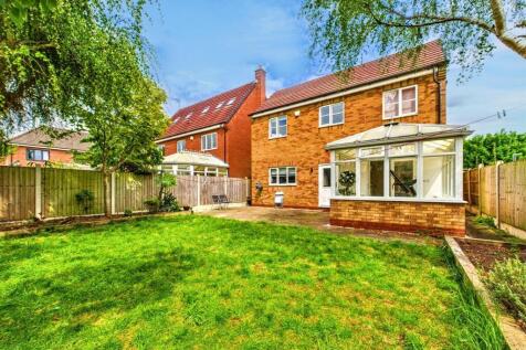 Beautiful South Facing Rear Garden