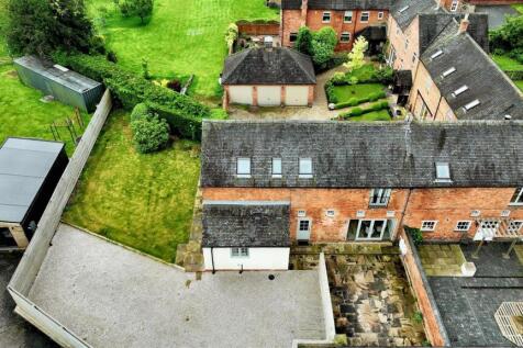 Town End Farm Front And Garden.jpeg
