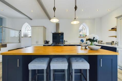 Kitchen/Dining Area