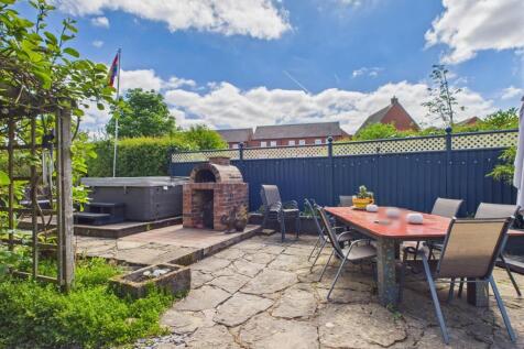 Large Sunny Garden