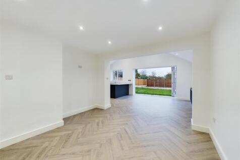 Living/Dining Area