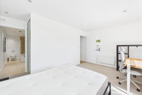Bedroom And Large En-Suite