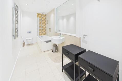Large En-Suite