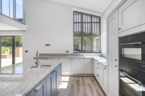 Living Kitchen/Dining Room