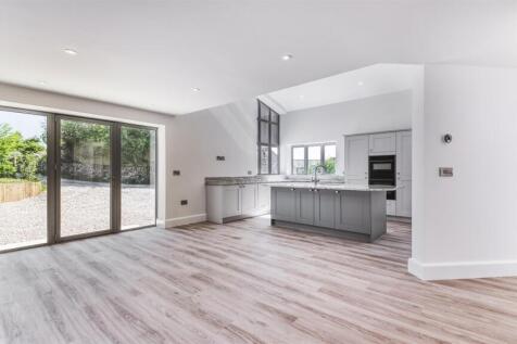 Living Kitchen/Dining Room