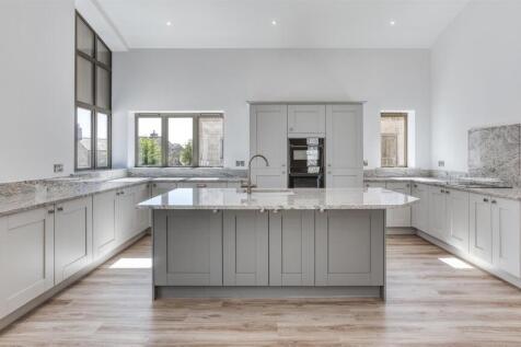 Living Kitchen/Dining Room