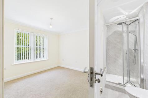 Master Bedroom/En-suite