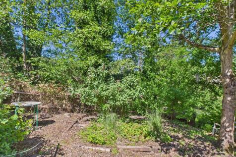 Separate Garden To Front