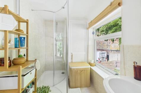 Bathroom/Shower Room