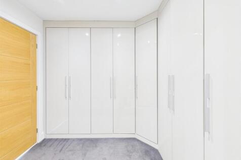 Walk-In Wardrobe