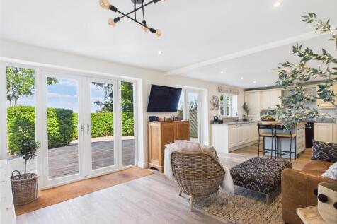 Living Kitchen/Dining/Family Room