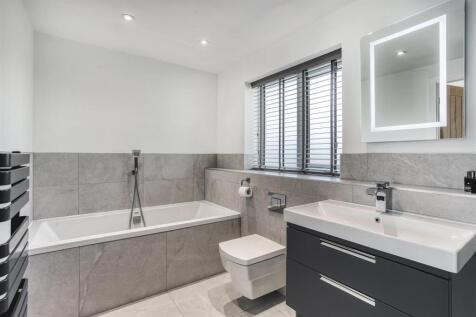 En-Suite Bathroom