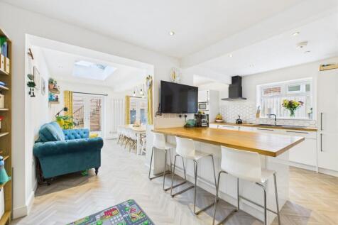 Open Plan Living/Dining/Kitchen