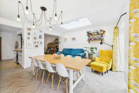 Open Plan Living/Dining/Kitchen