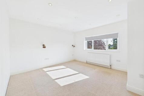Double Bedroom To Rear (Bedroom Two)