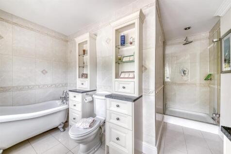 En-Suite Bathroom