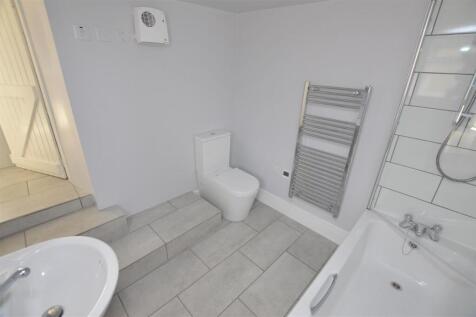 FITTED BATHROOM
