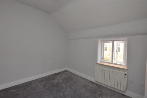 DOUBLE BEDROOM 1