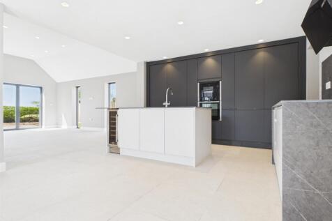 Living Lounge/Dining/Kitchen